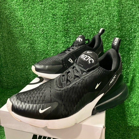 Nike Air Max 270 Black and White Sneakers size 9.5 - Picture 1 of 9
